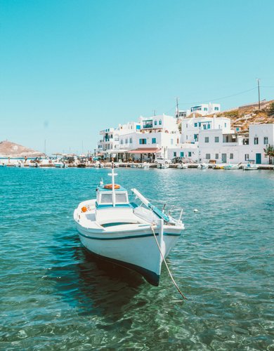 2025-06-13-Luxury and charm in the Cyclades